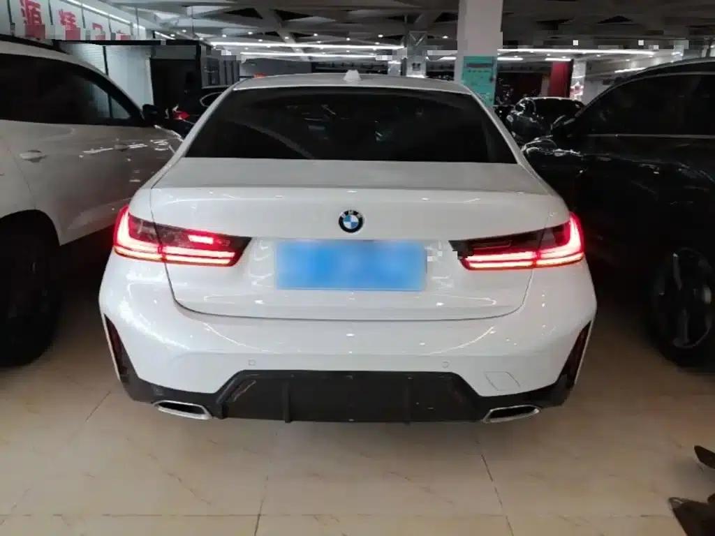 2023 BMW 3 Series 320Li M Sport Package — миниатюра 6