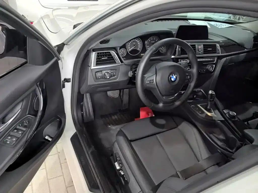BMW 3 Series 2018 320Li Fashion Edition — миниатюра 16
