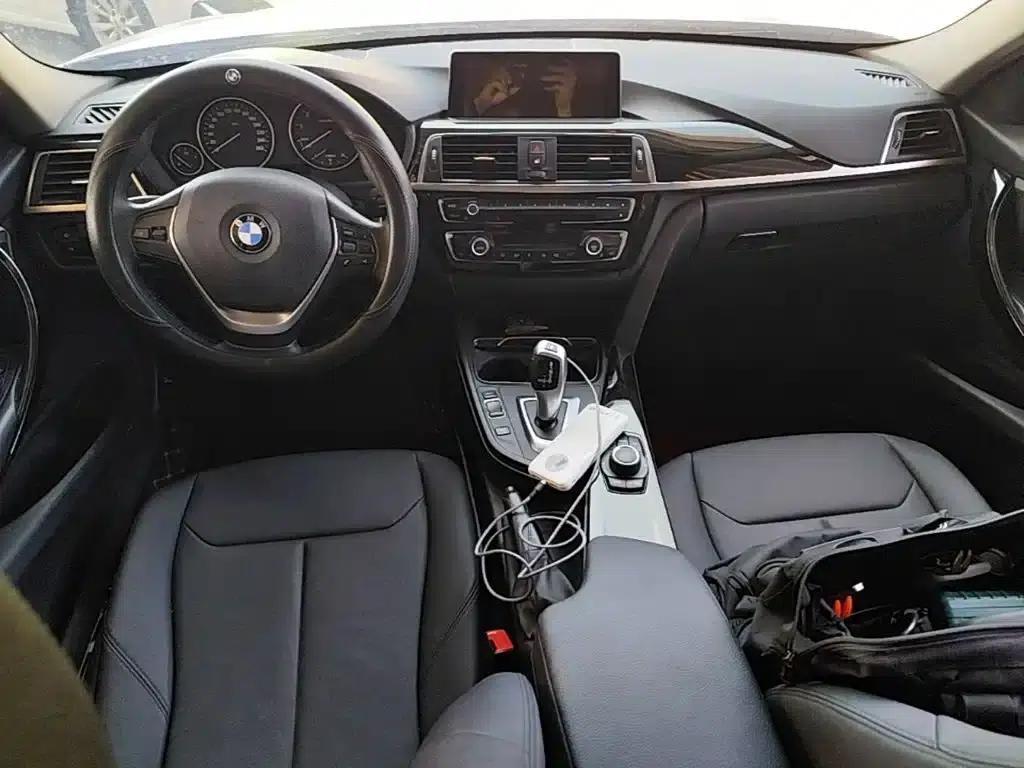 2017 BMW 3 Series 320Li Fashion Edition — миниатюра 16