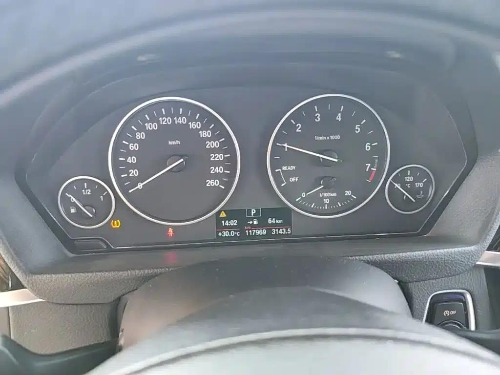 2017 BMW 3 Series 320Li Fashion Edition — миниатюра 18