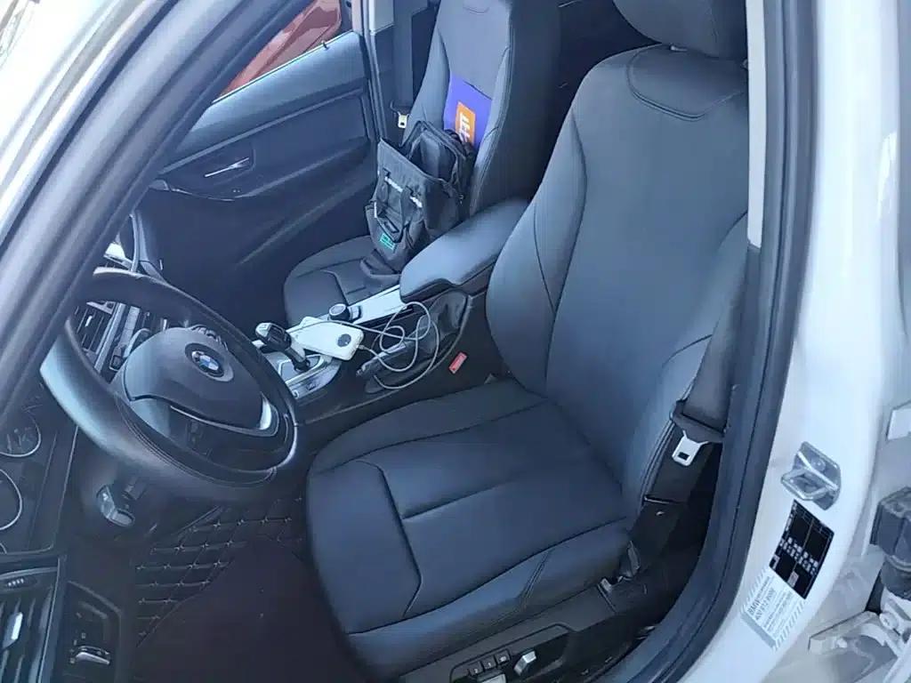 2017 BMW 3 Series 320Li Fashion Edition — миниатюра 22