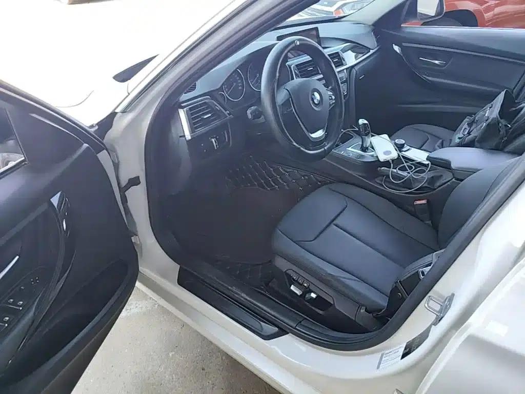 2017 BMW 3 Series 320Li Fashion Edition — миниатюра 23