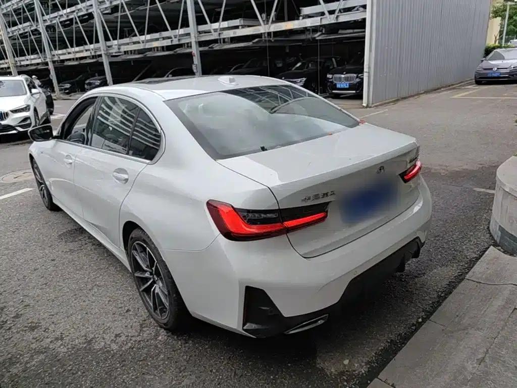 2024 BMW 3 Series 320Li M Sport Package — миниатюра 5