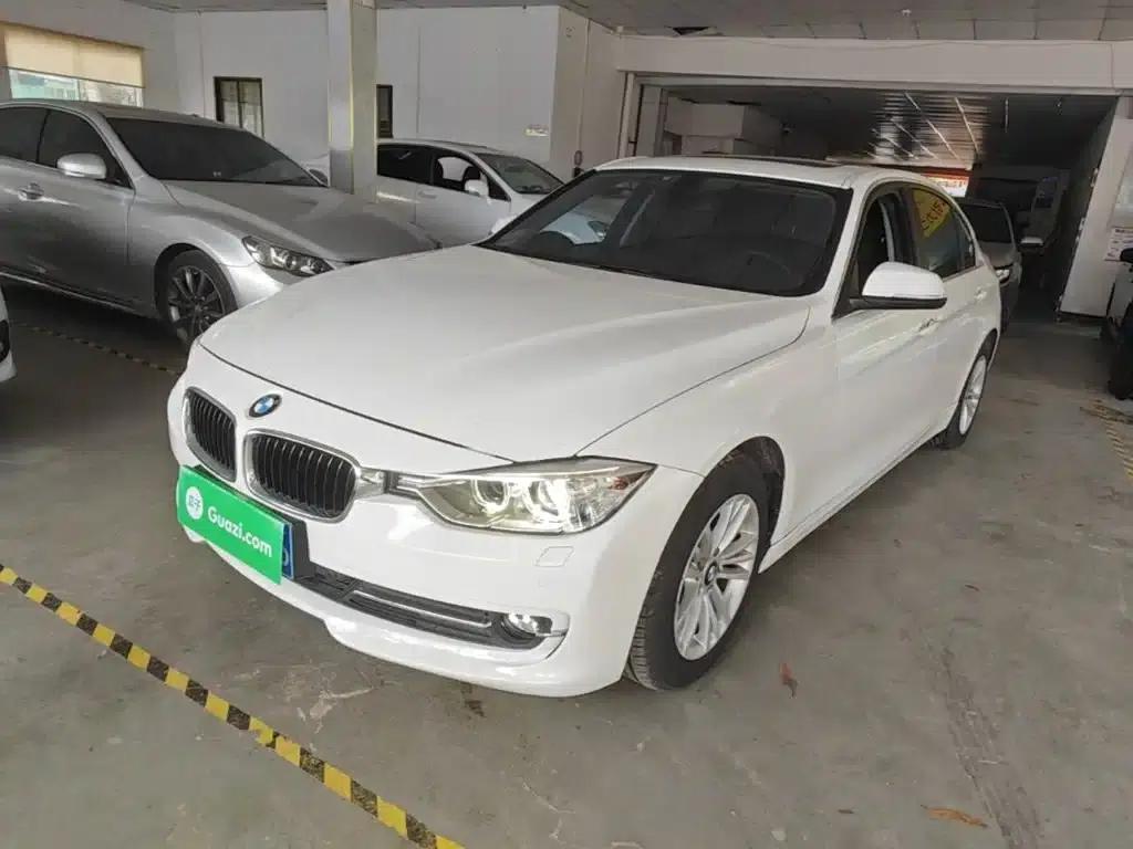 BMW 3 Series 2015 316Li Fashion Edition — миниатюра 1
