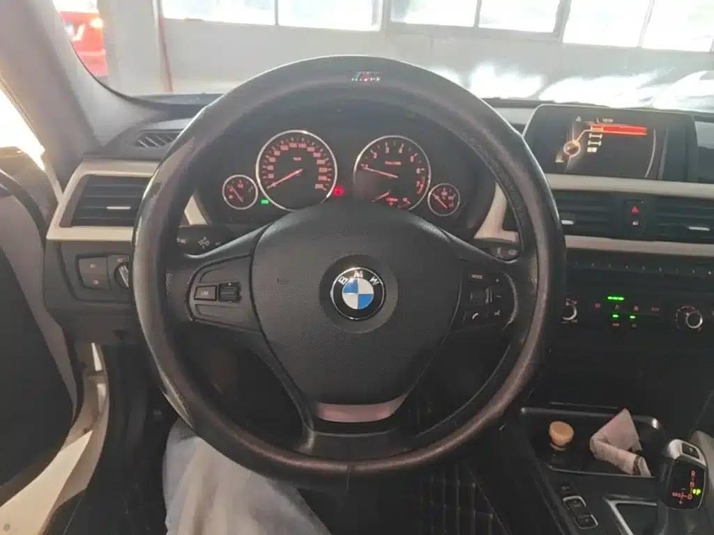 BMW 3 Series 2015 316Li Fashion Edition — миниатюра 11