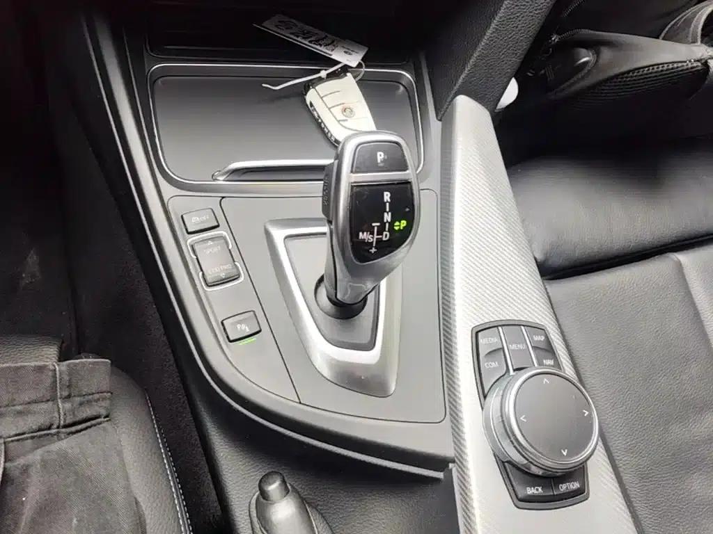 2019 BMW 3 Series 320i M Sport Shadow Edition — миниатюра 14