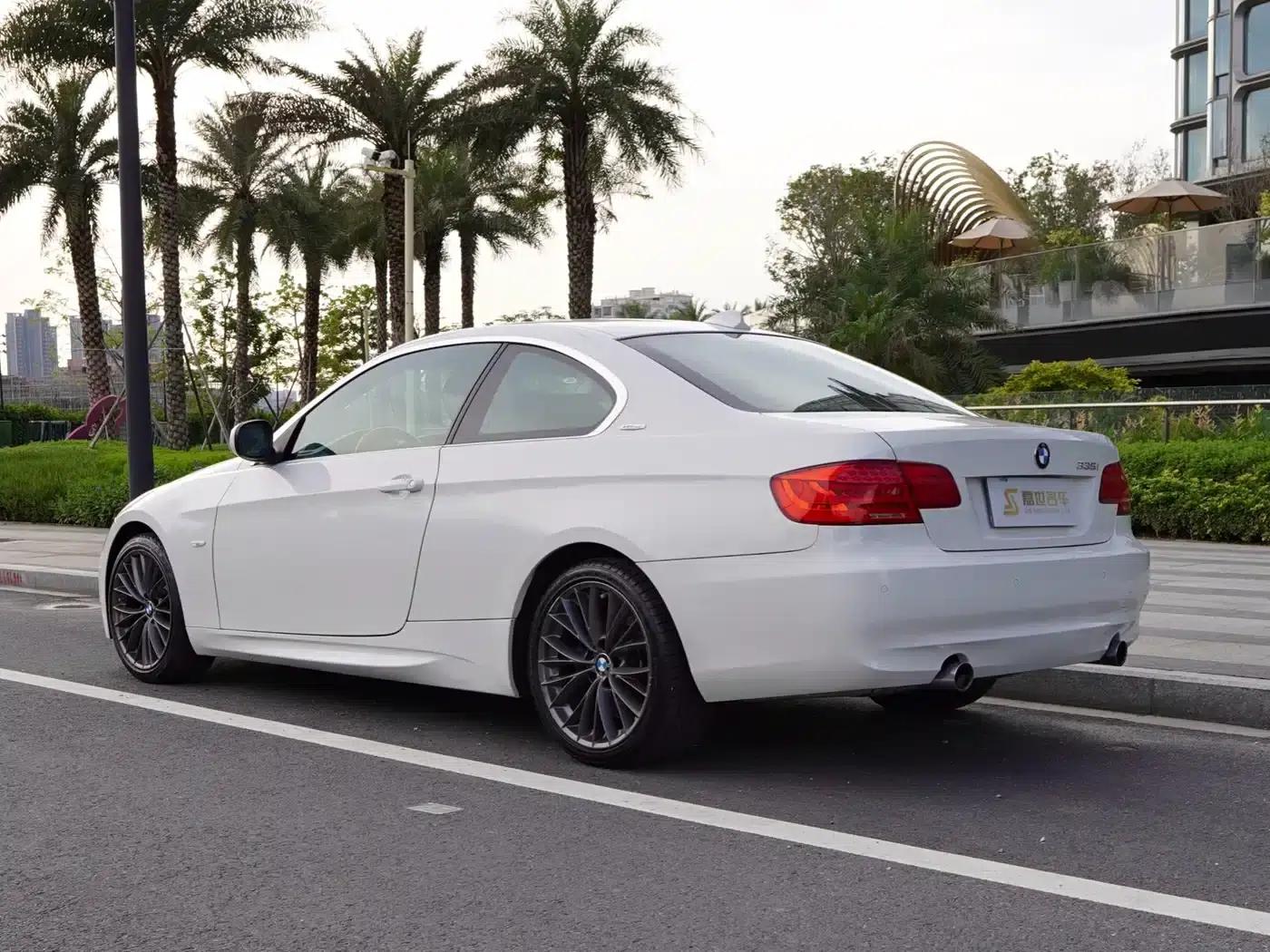 2011 BMW 3 Series 335i Coupe (Imported) — миниатюра 11