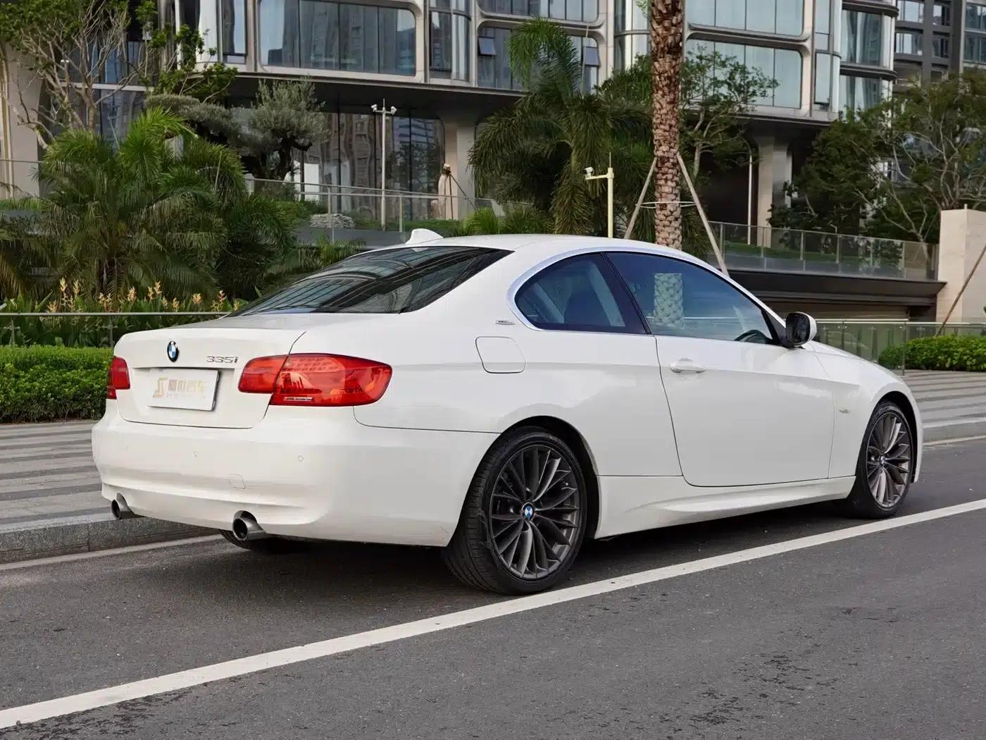 2011 BMW 3 Series 335i Coupe (Imported) — миниатюра 13