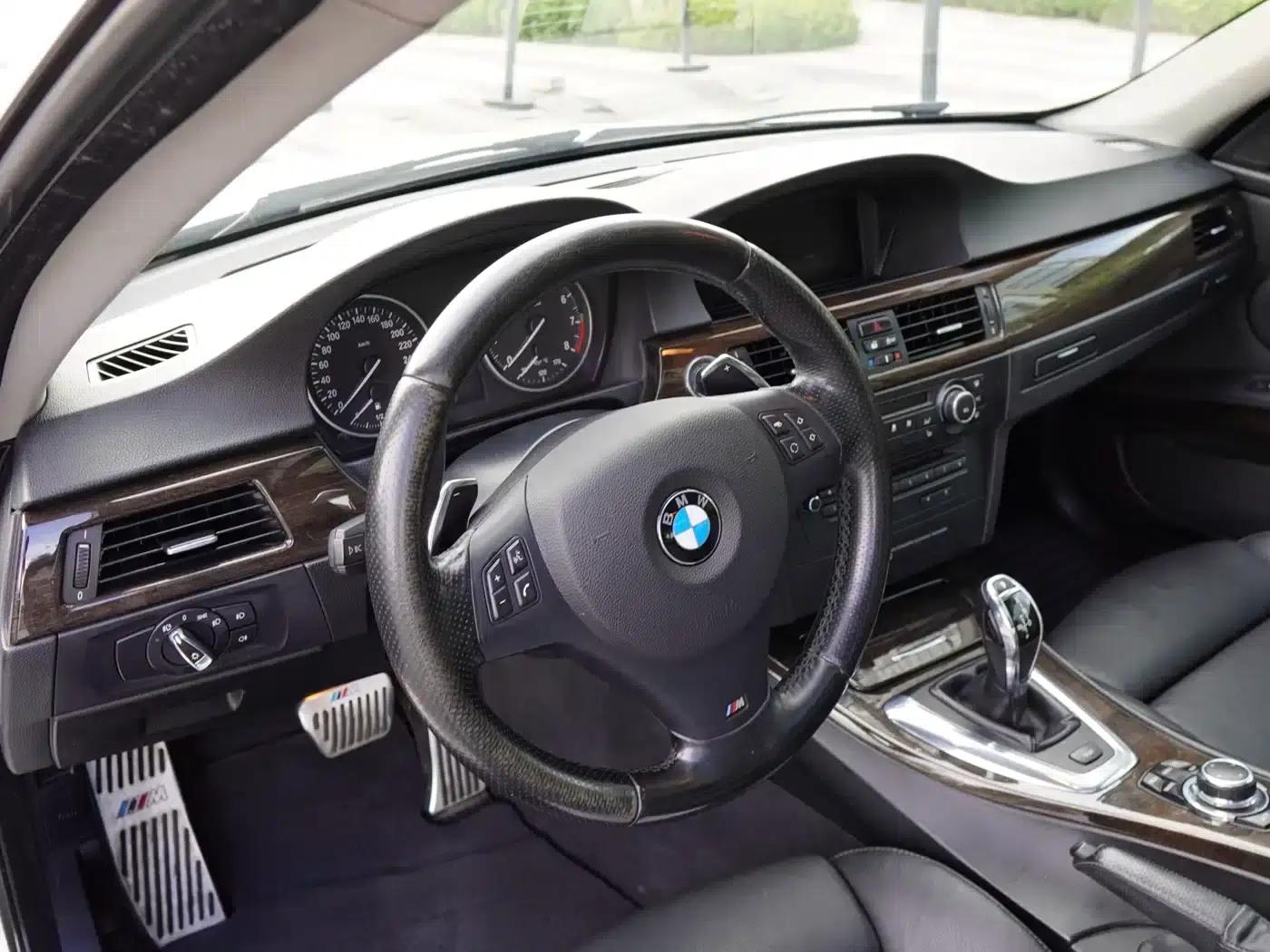 2011 BMW 3 Series 335i Coupe (Imported) — миниатюра 14
