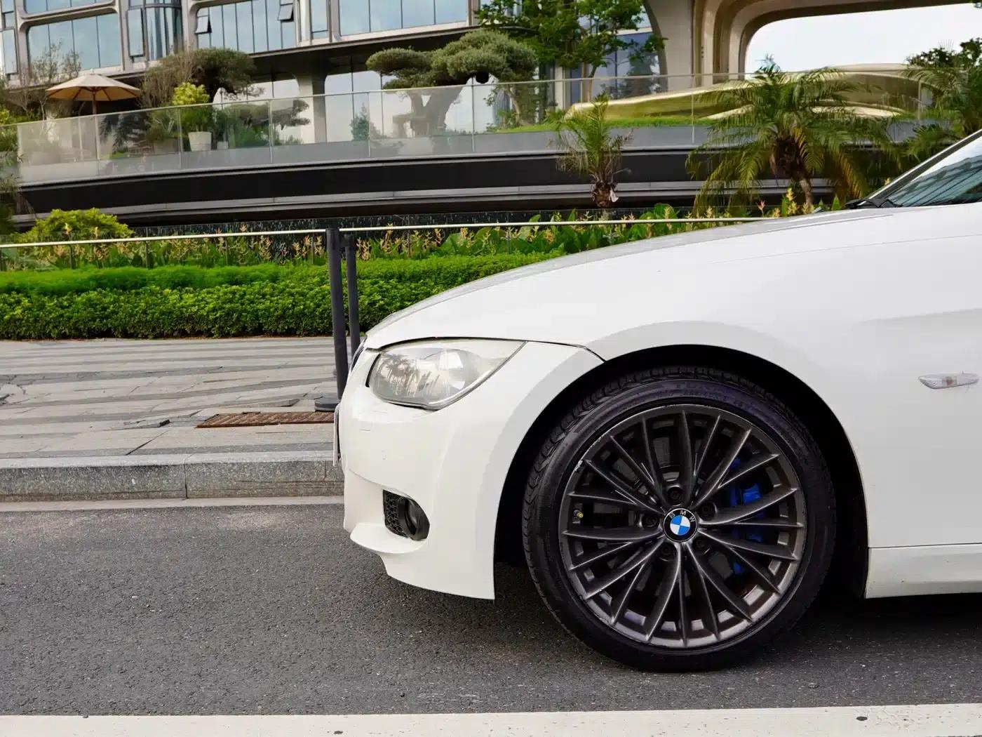2011 BMW 3 Series 335i Coupe (Imported) — миниатюра 17