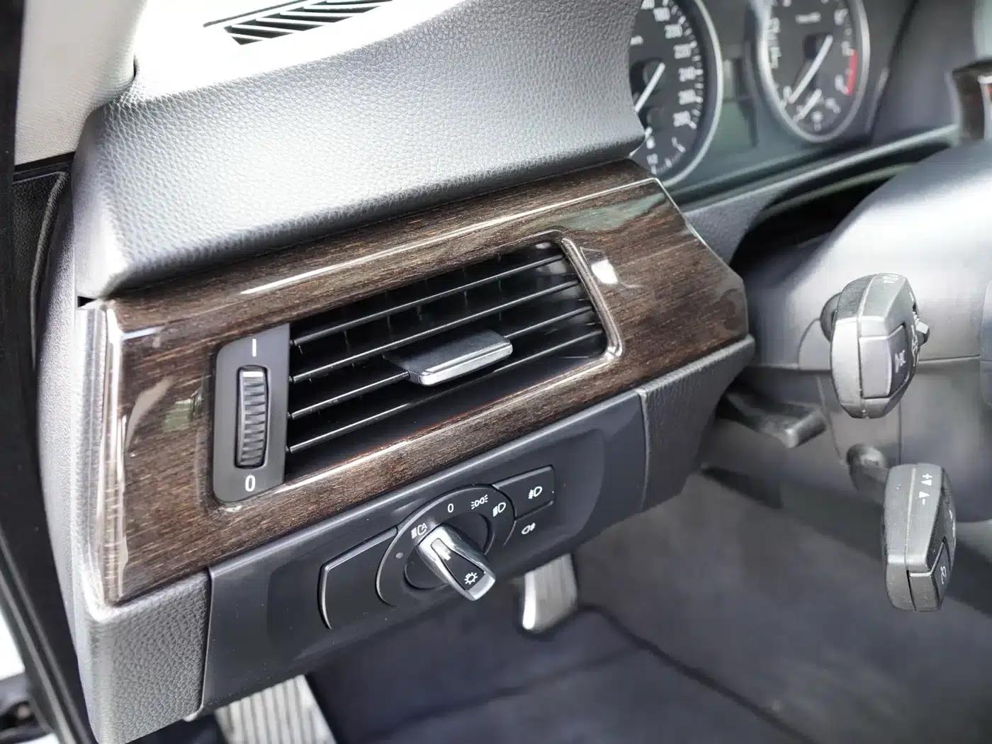 2011 BMW 3 Series 335i Coupe (Imported) — миниатюра 21