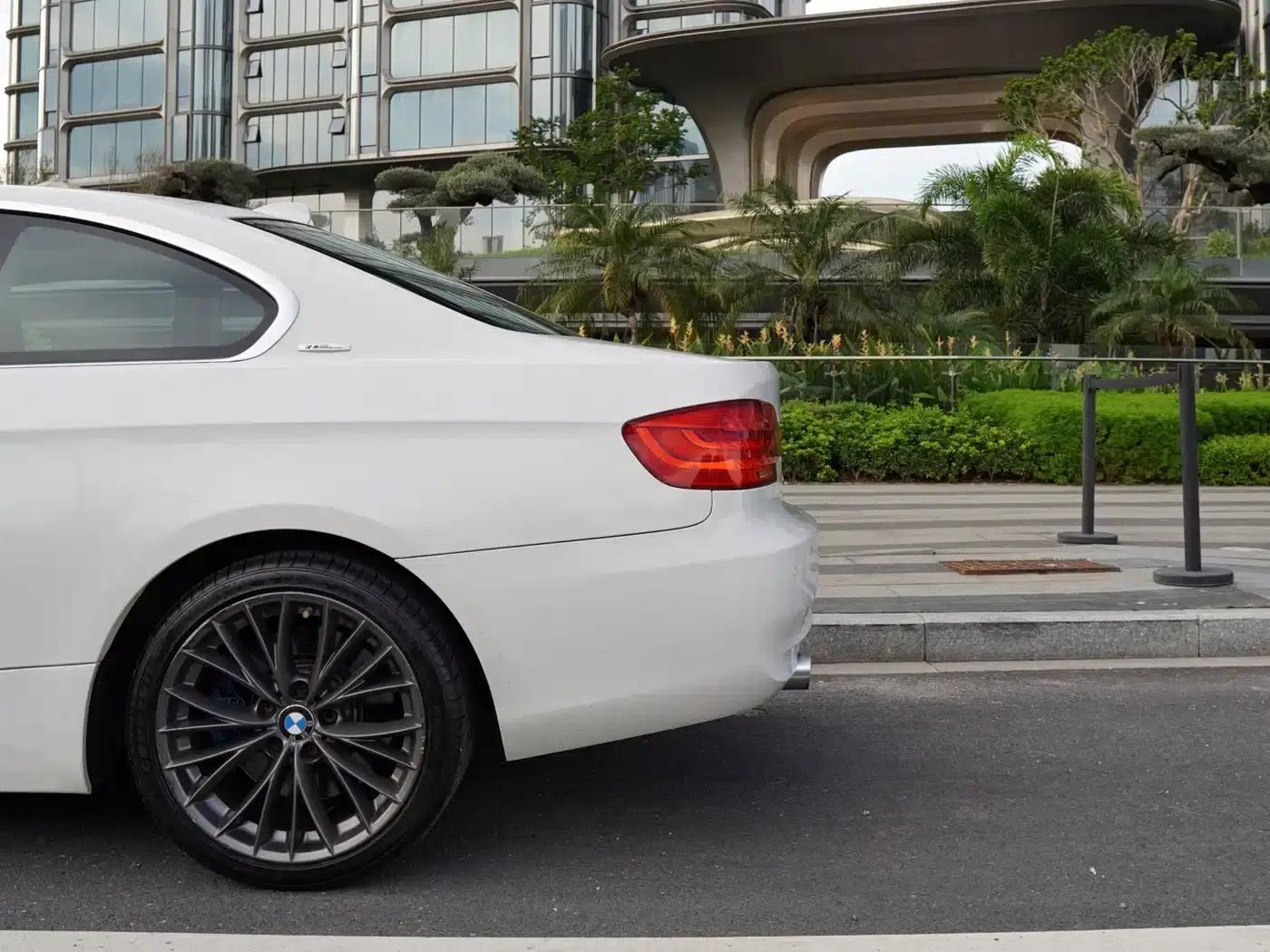 2011 BMW 3 Series 335i Coupe (Imported) — миниатюра 23