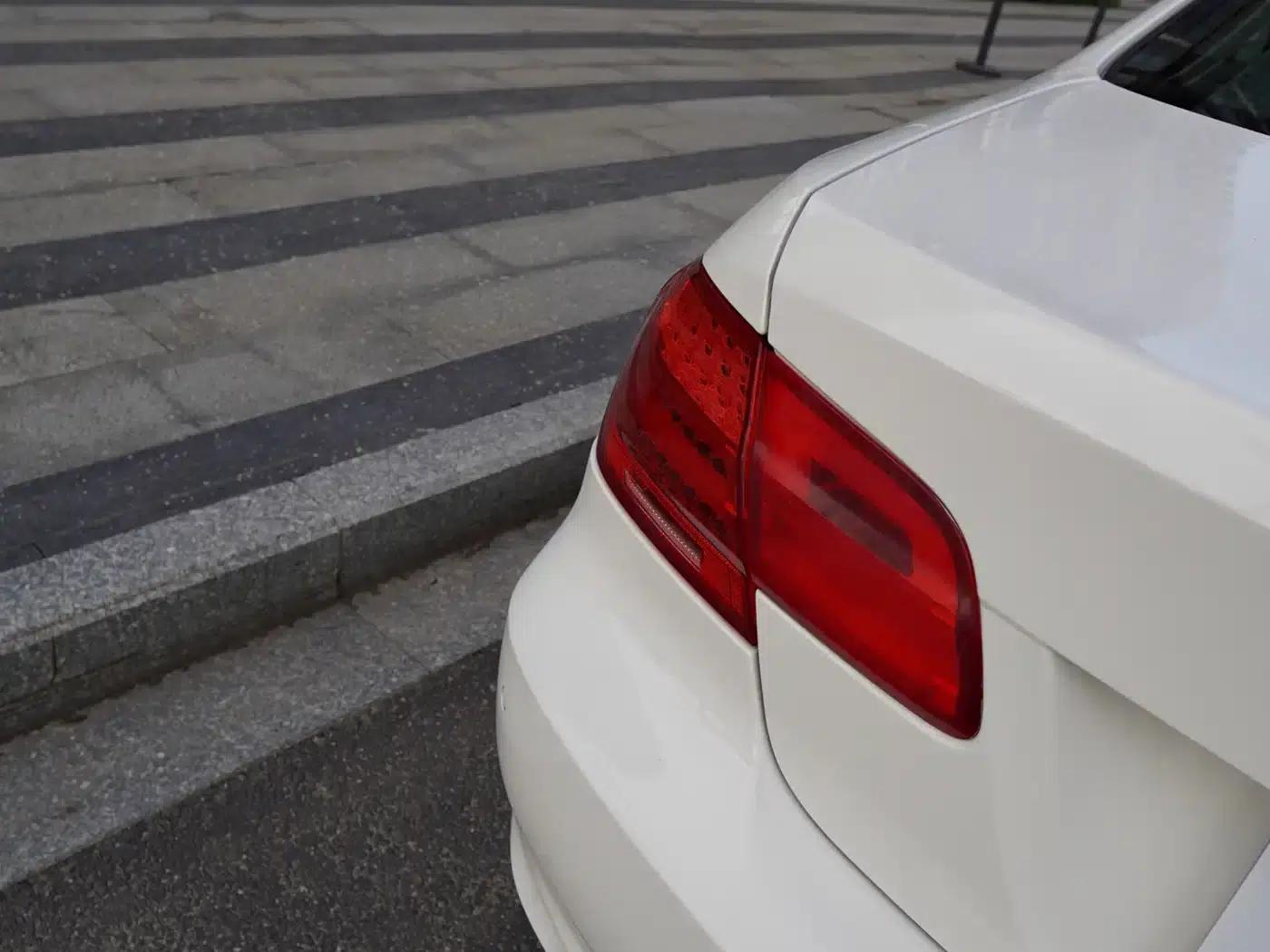 2011 BMW 3 Series 335i Coupe (Imported) — миниатюра 24