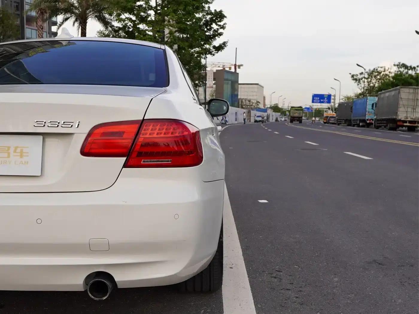 2011 BMW 3 Series 335i Coupe (Imported) — миниатюра 26