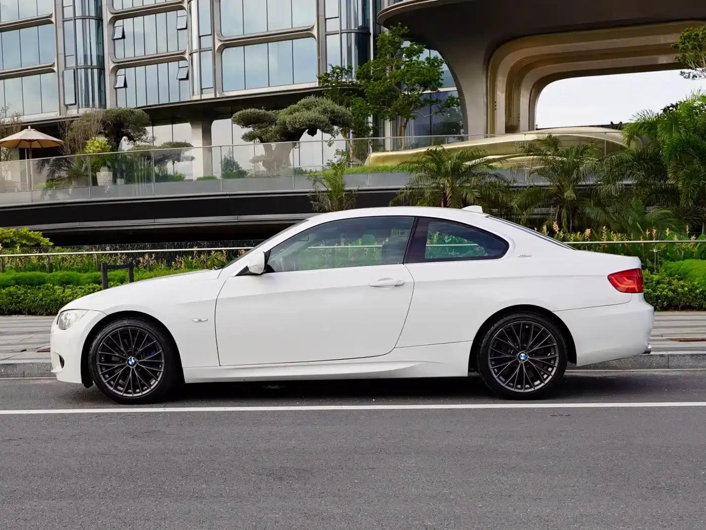 2011 BMW 3 Series 335i Coupe (Imported) — миниатюра 4