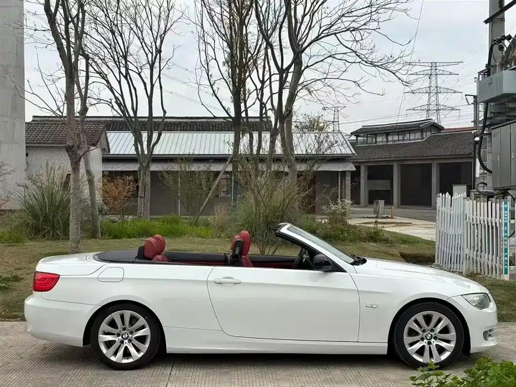 2011 BMW 3 Series Imported 330i Convertible Coupe — миниатюра 14