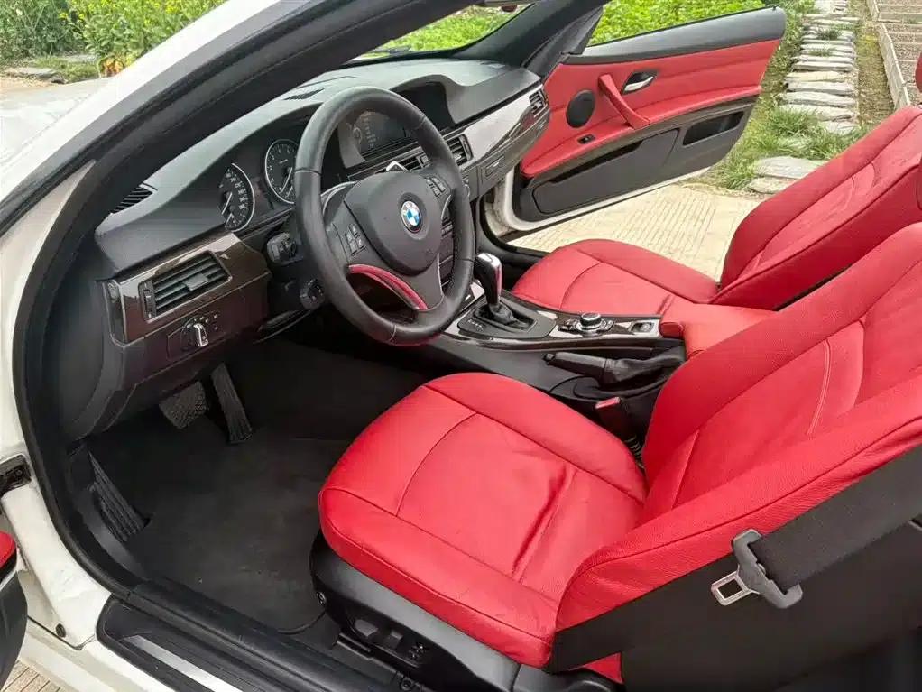 2011 BMW 3 Series Imported 330i Convertible Coupe — миниатюра 9