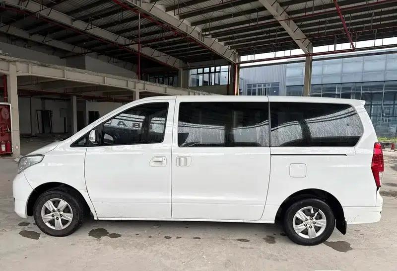 Lingzhi PLUS 2021 2.0L Manual Comfort 7-Seater — миниатюра 2