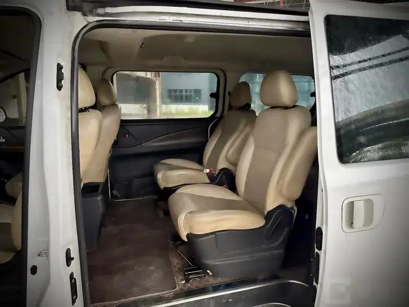 Lingzhi PLUS 2021 2.0L Manual Comfort 7-Seater — миниатюра 8