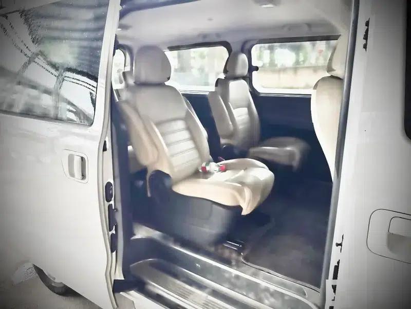 Lingzhi PLUS 2021 2.0L Manual Comfort 7-Seater — миниатюра 9