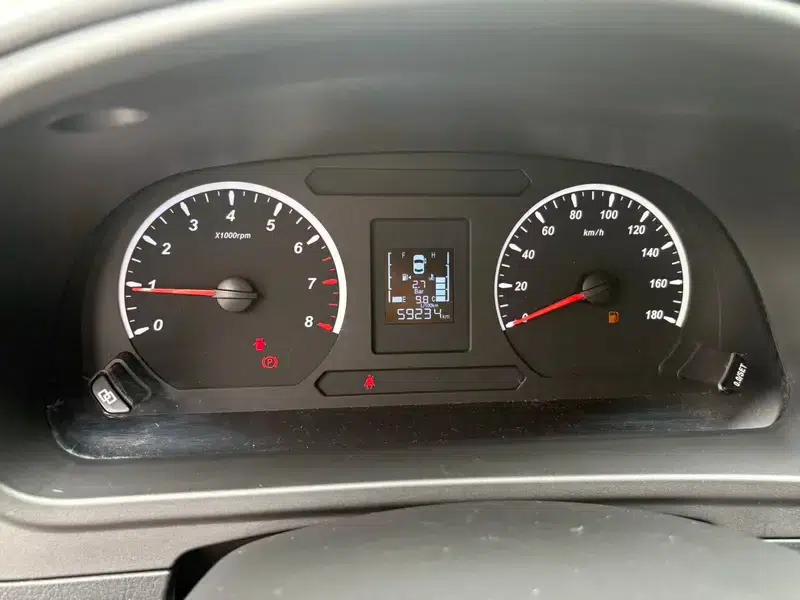 Lingzhi PLUS 2022 Touring Edition 2.0L Manual Deluxe 7-Seater — миниатюра 11