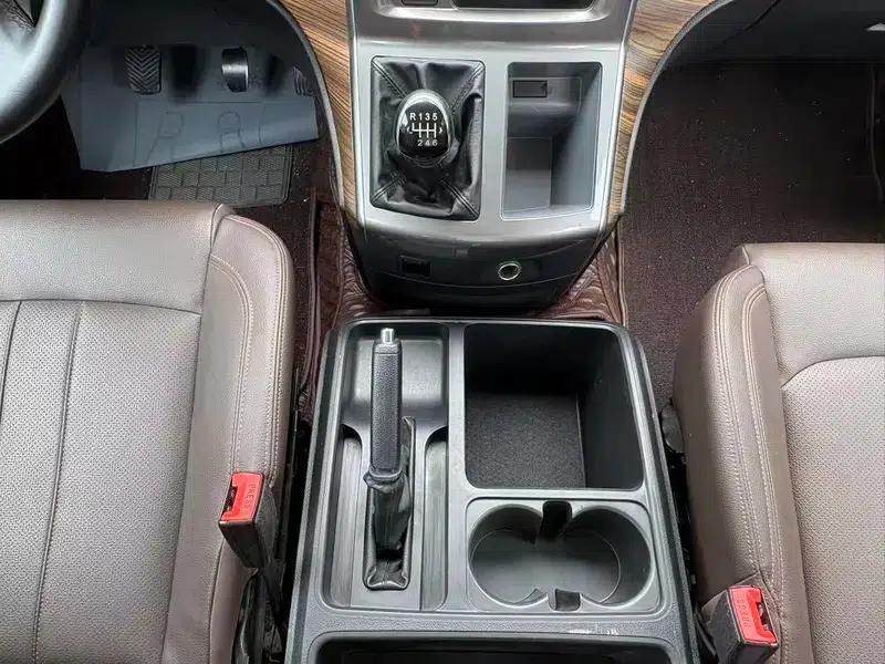 Lingzhi PLUS 2022 Touring Edition 2.0L Manual Deluxe 7-Seater — миниатюра 13