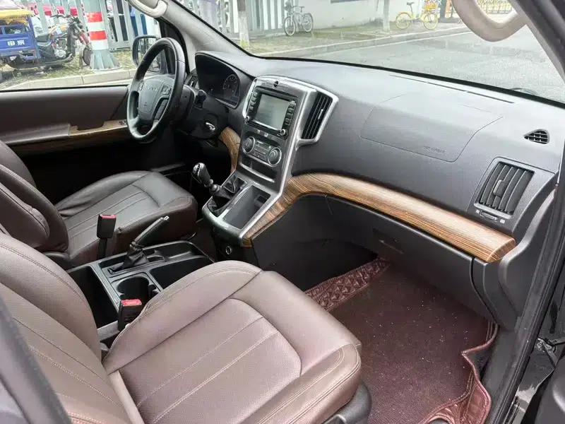 Lingzhi PLUS 2022 Touring Edition 2.0L Manual Deluxe 7-Seater — миниатюра 14
