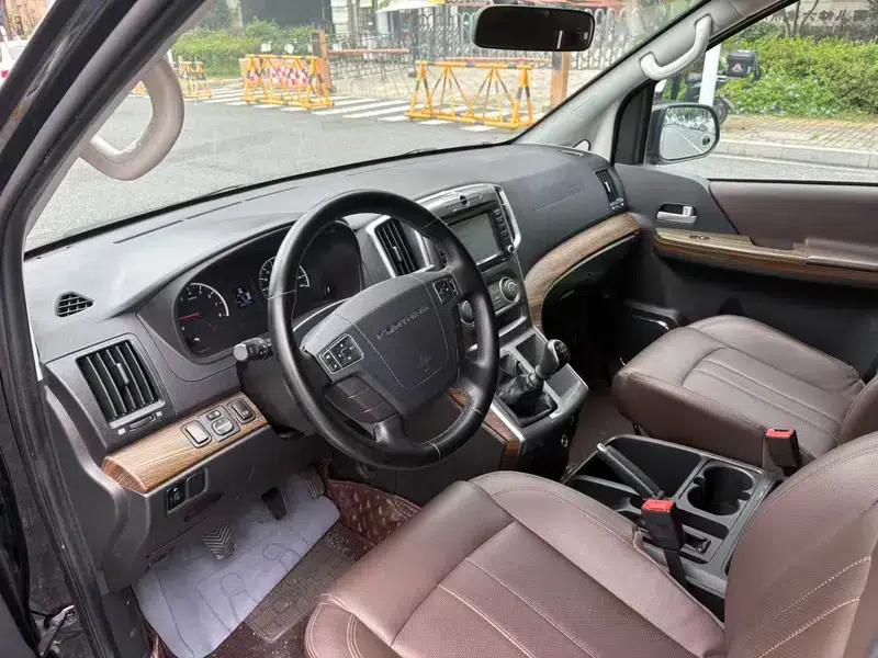 Lingzhi PLUS 2022 Touring Edition 2.0L Manual Deluxe 7-Seater — миниатюра 15