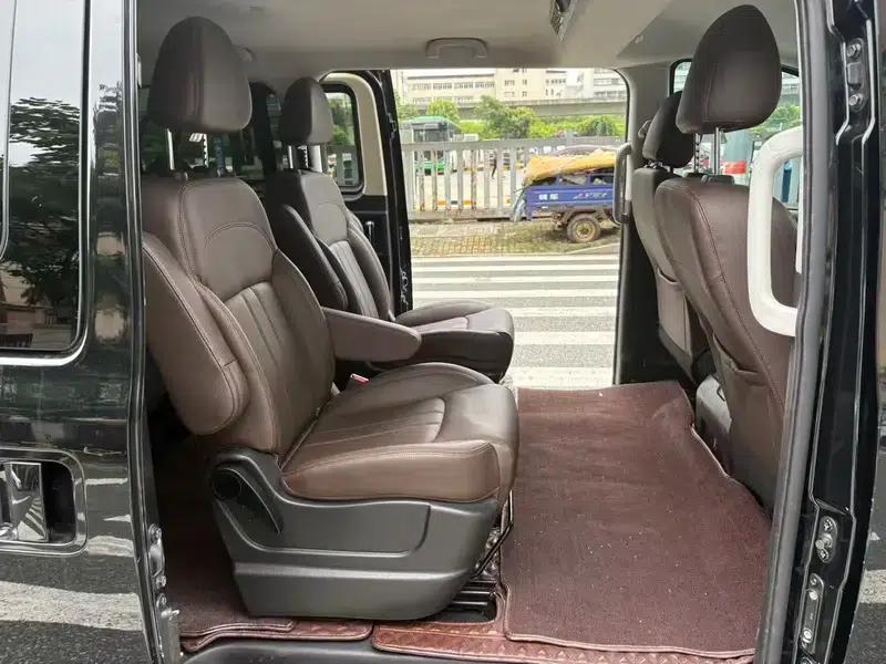 Lingzhi PLUS 2022 Touring Edition 2.0L Manual Deluxe 7-Seater — миниатюра 17
