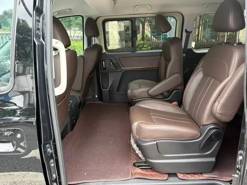 Lingzhi PLUS 2022 Touring Edition 2.0L Manual Deluxe 7-Seater — миниатюра 19