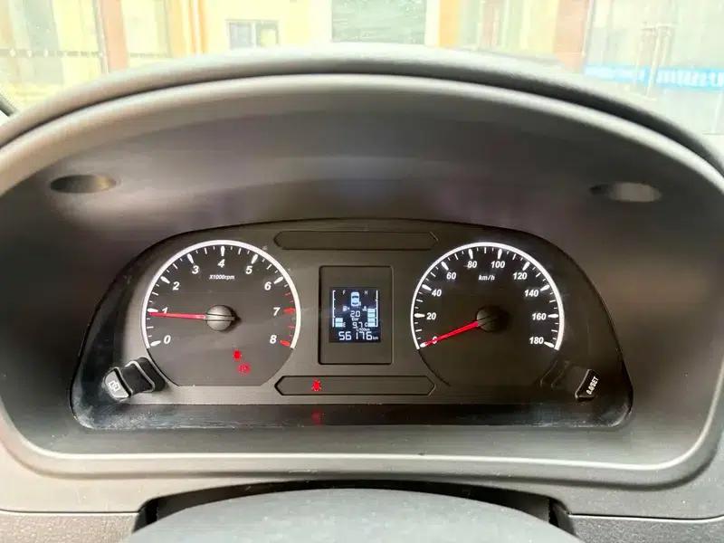 Lingzhi PLUS 2021 2.0L Manual Deluxe 7-Seater — миниатюра 11