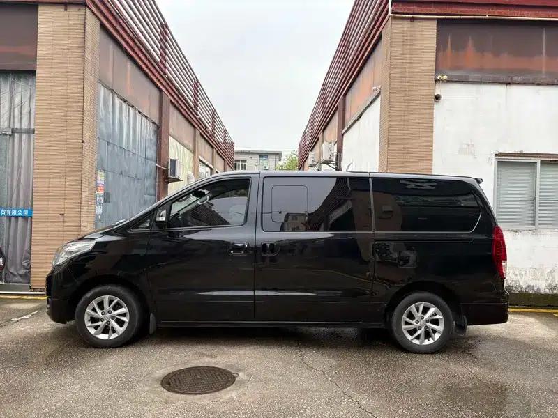 Lingzhi PLUS 2021 2.0L Manual Deluxe 7-Seater — миниатюра 4