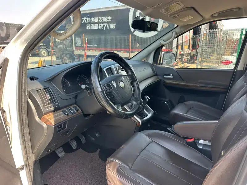 Lingzhi PLUS 2021 2.0L Manual Deluxe 7-Seater — миниатюра 14