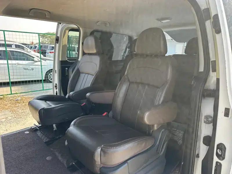 Lingzhi PLUS 2021 2.0L Manual Deluxe 7-Seater — миниатюра 16