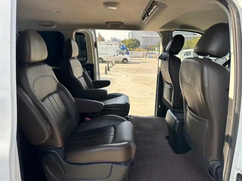 Lingzhi PLUS 2021 2.0L Manual Deluxe 7-Seater — миниатюра 20