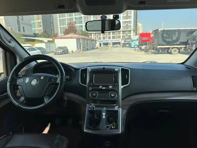 Lingzhi PLUS 2021 2.0L Manual Deluxe 7-Seater — миниатюра 10