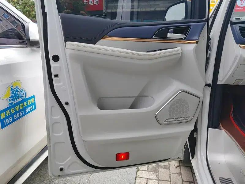 Fengxing M7 2022 Leading Edition 2.0T Automatic Marquis Version — миниатюра 16