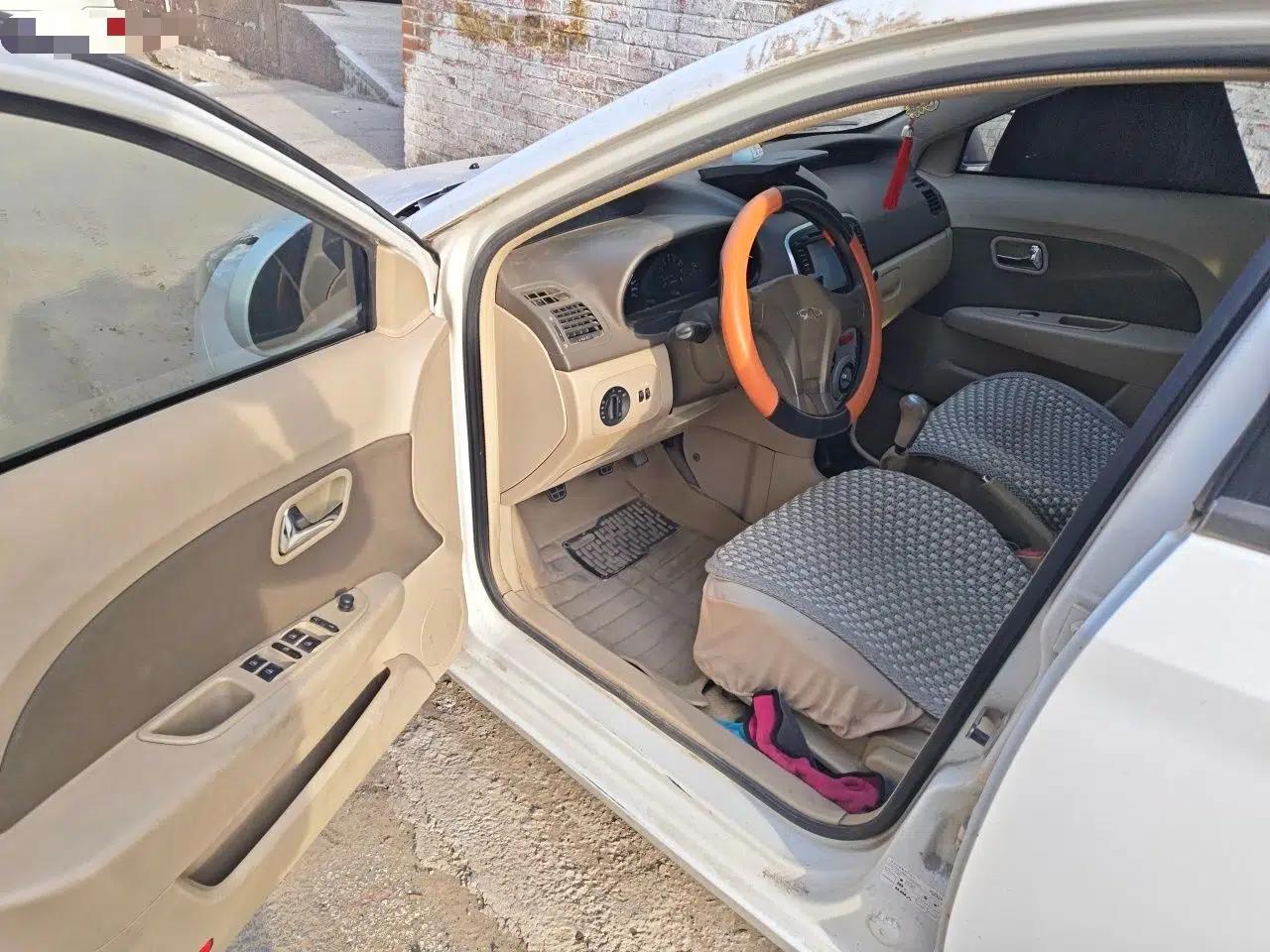 Chery Fengyun 2 2010 Hatchback 1.5L Ambition Model — миниатюра 16