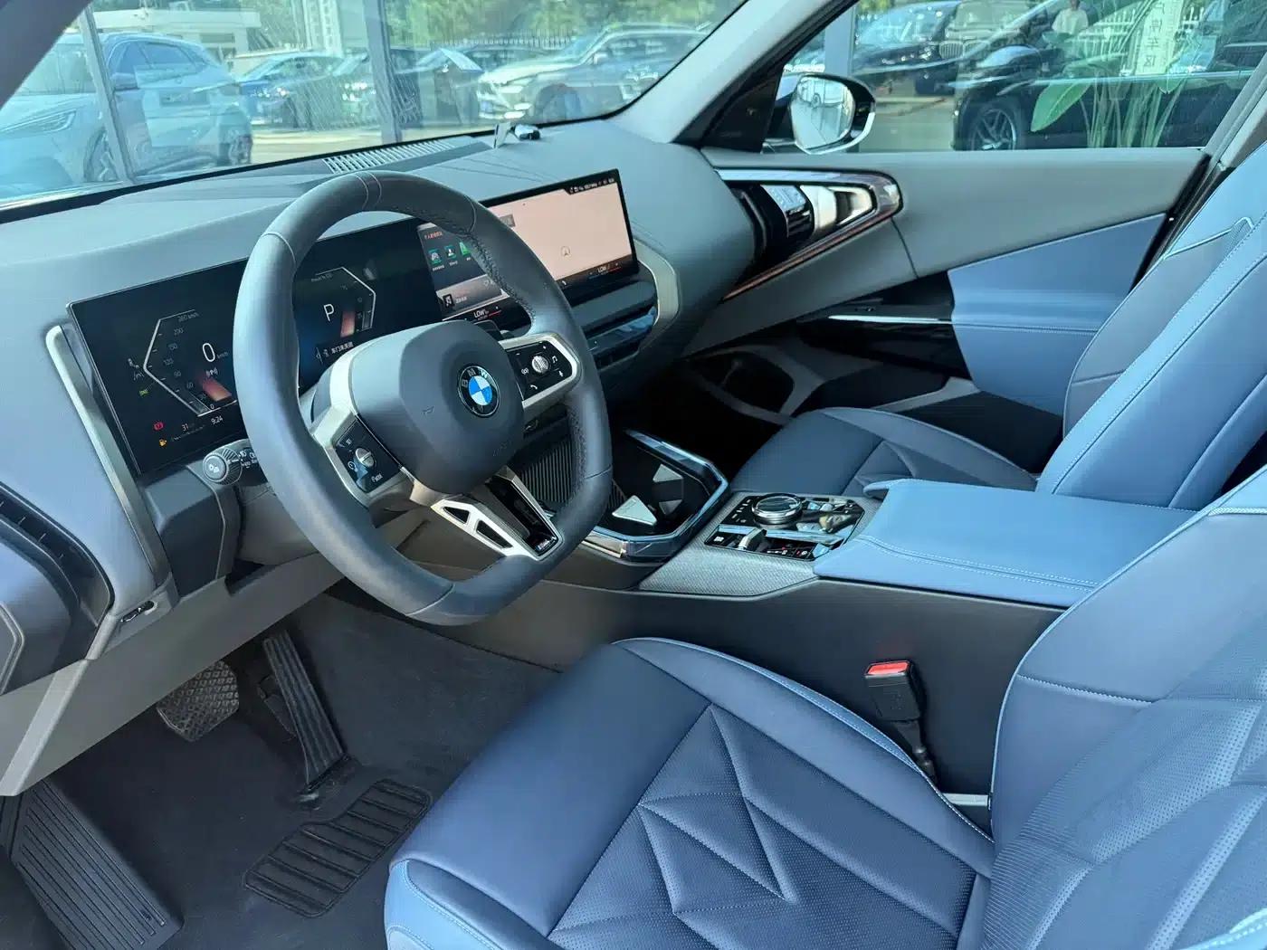 BMW X3 2025 xDrive30L Leading Edition M Sport Package — миниатюра 4