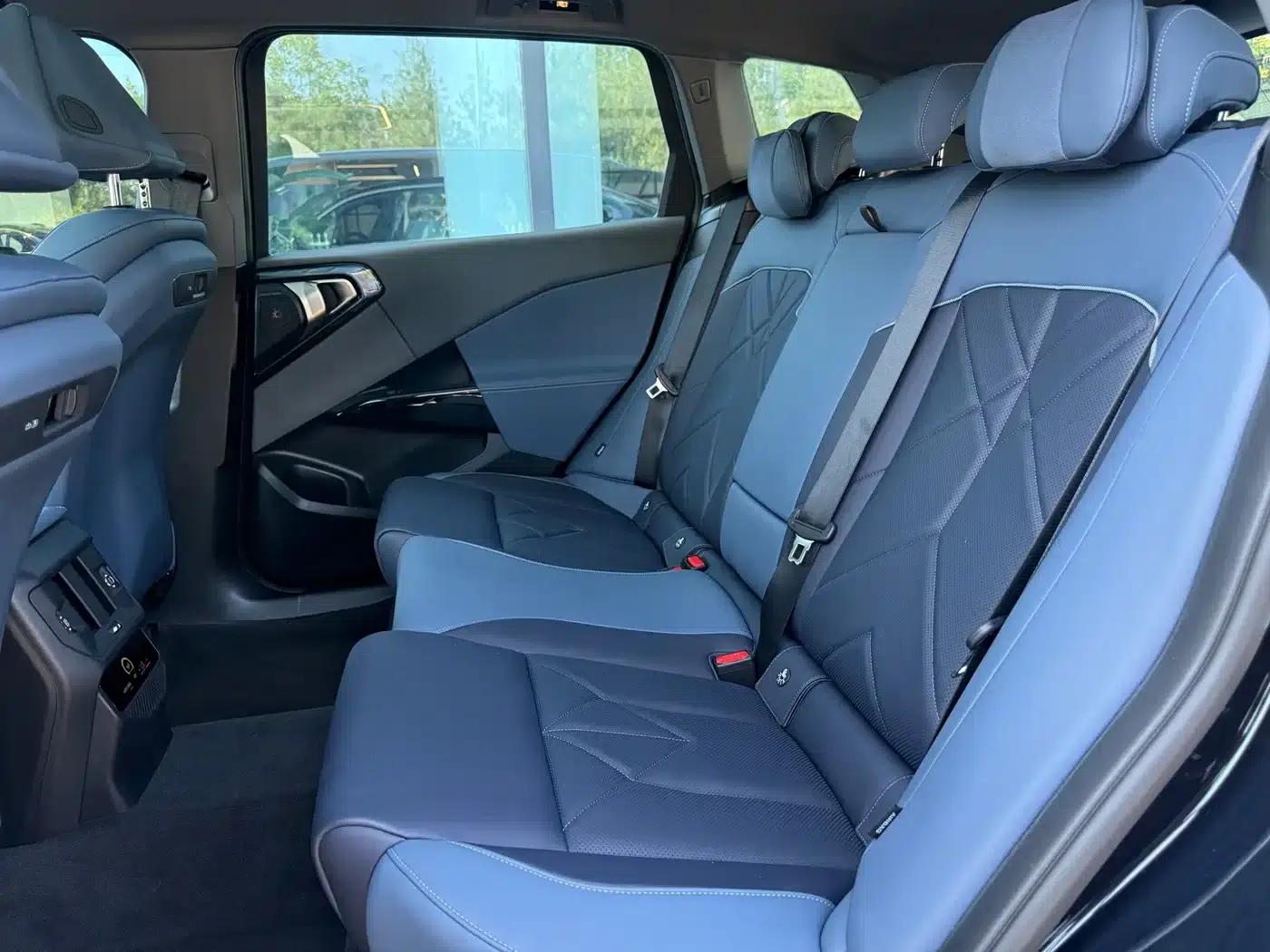BMW X3 2025 xDrive30L Leading Edition M Sport Package — миниатюра 6