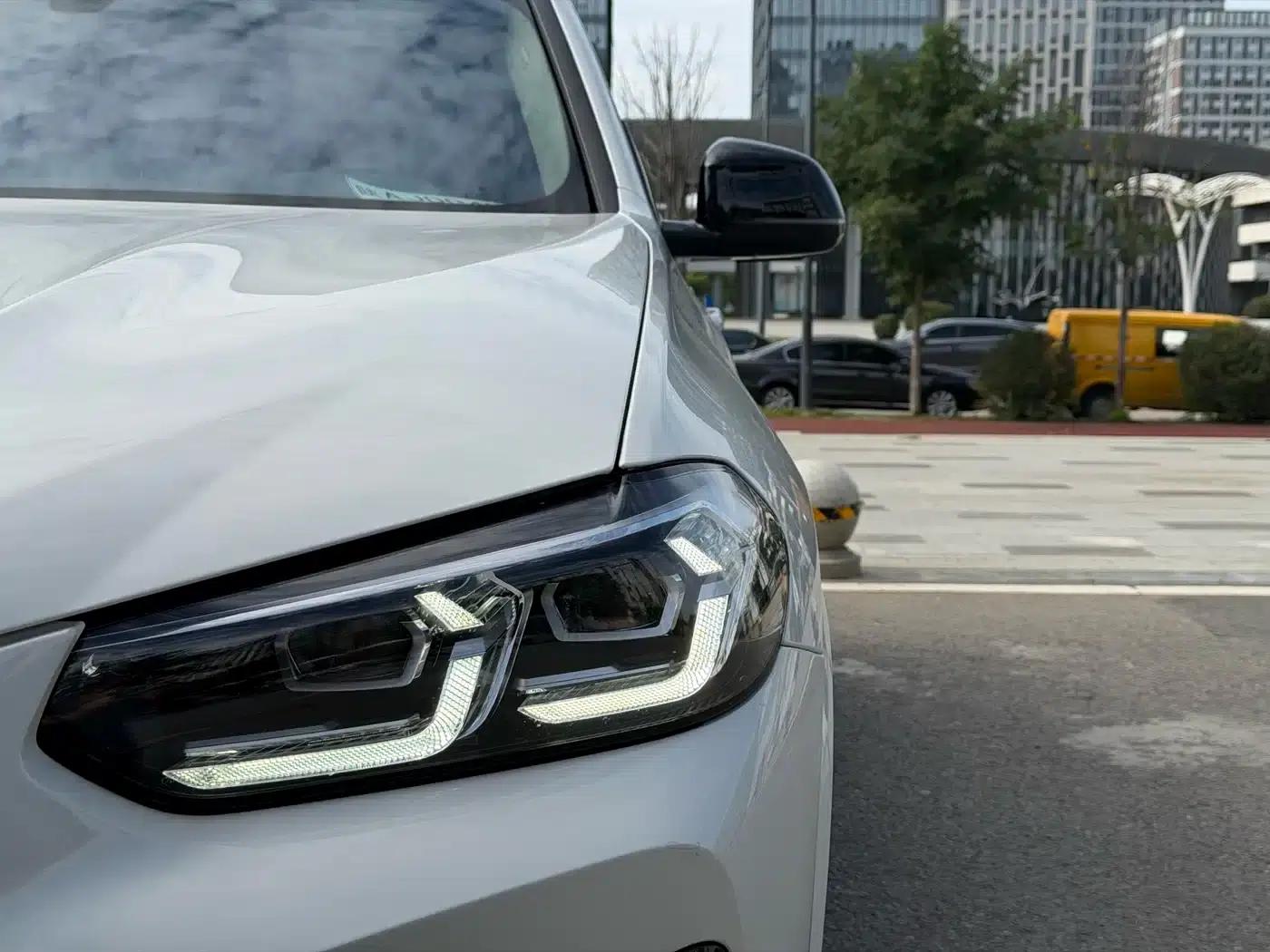 BMW X3 2022 xDrive30i Leading Edition M Sport Package — миниатюра 4