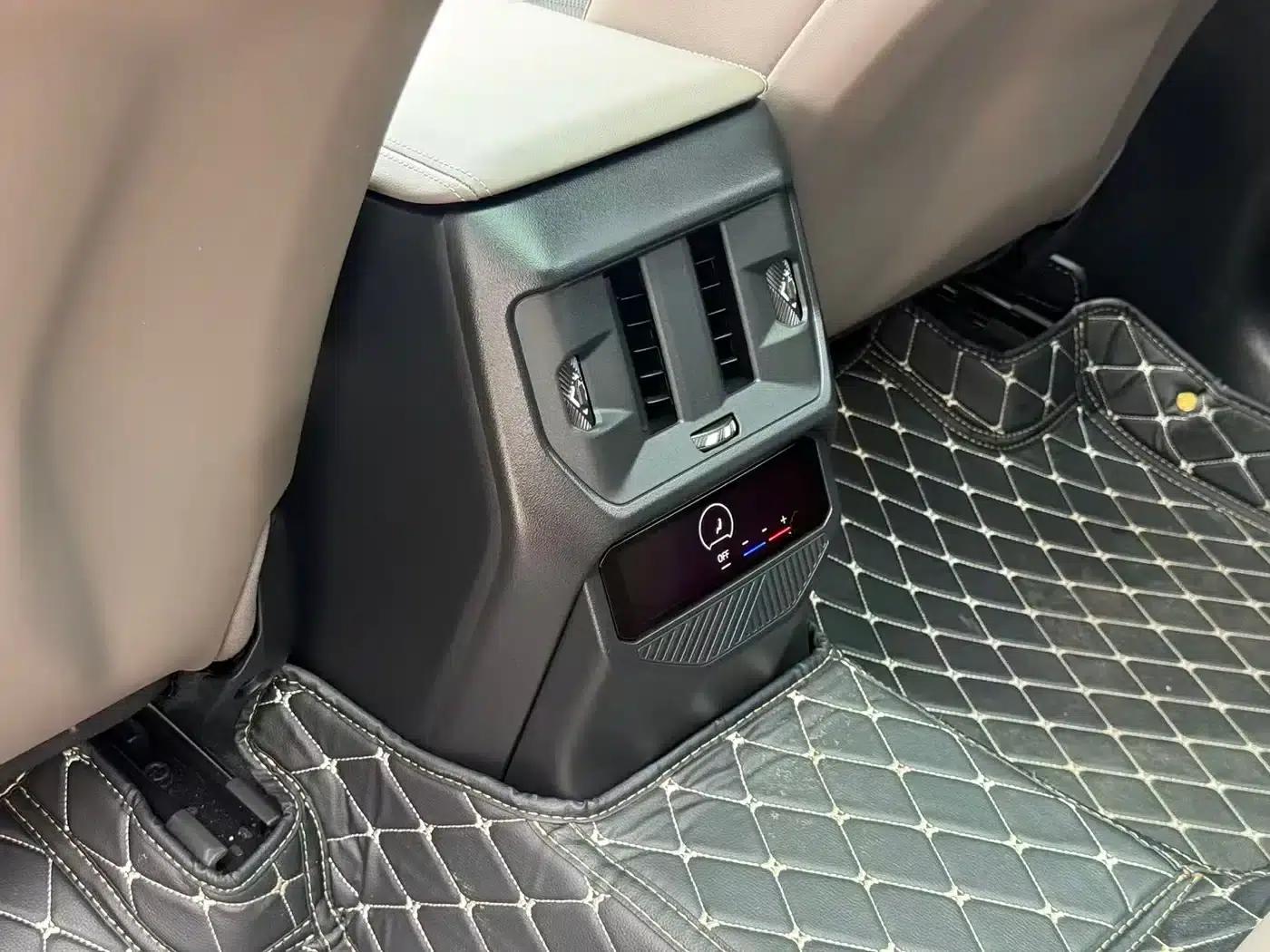 BMW X3 2025 xDrive30L Leading Edition M Sport Package — миниатюра 11