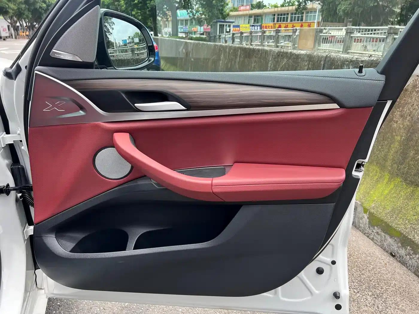 BMW X3 2022 xDrive30i Leading Edition M Sport Package — миниатюра 10