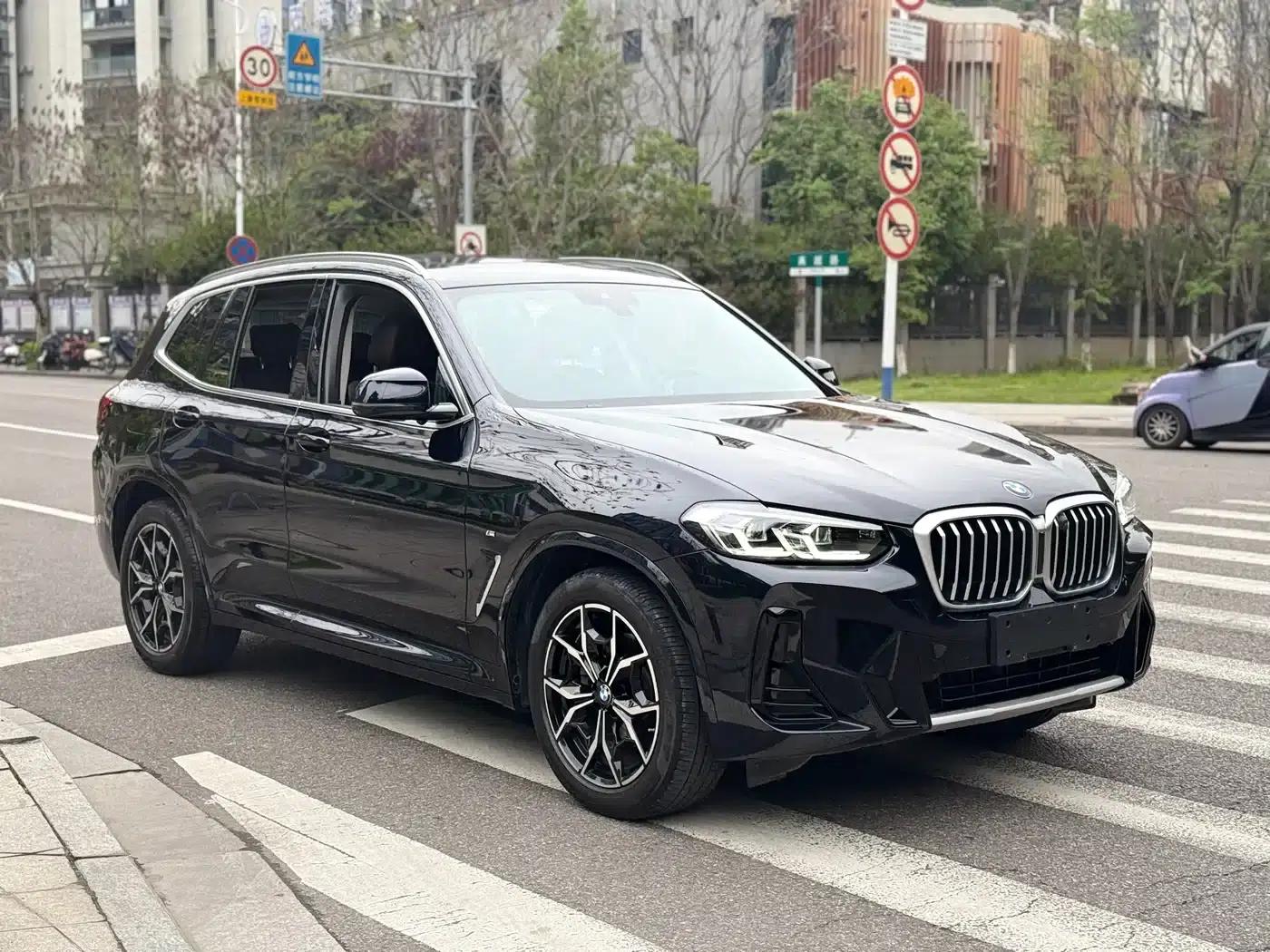 2022 BMW X3 xDrive25i M Sport Package — миниатюра 3