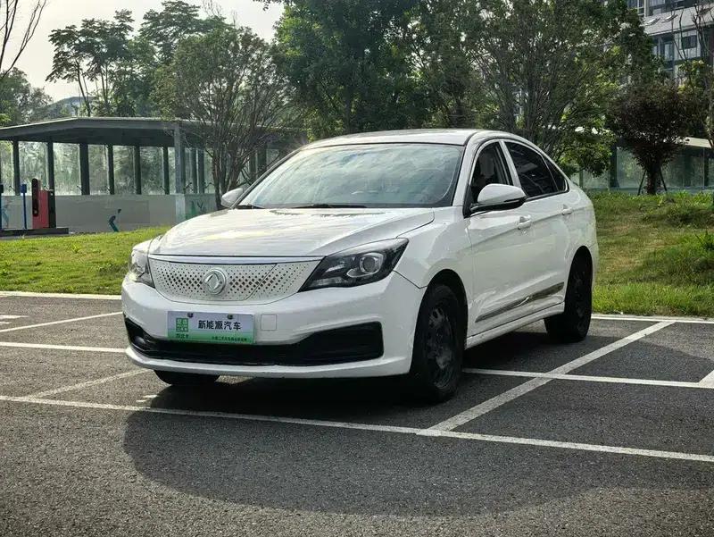 Dongfeng Fengshen E70 2022 500 Super Enjoy Edition — миниатюра 1