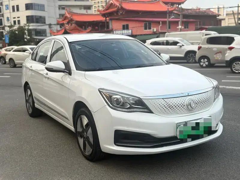 Dongfeng Fengshen E70 2022 500 Super Enjoy Edition — миниатюра 3