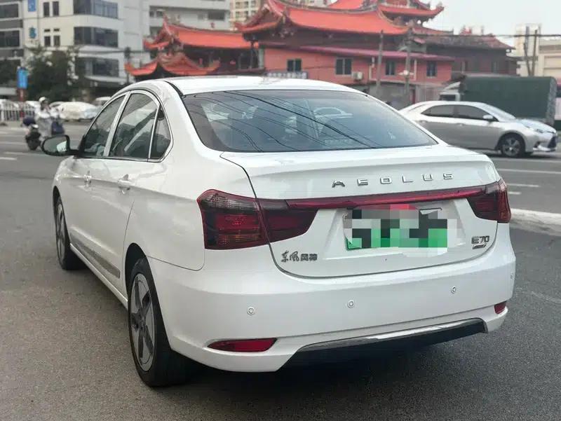 Dongfeng Fengshen E70 2022 500 Super Enjoy Edition — миниатюра 4