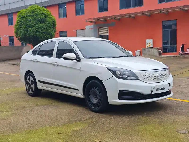 Dongfeng Fengshen E70 2022 500 Super Enjoy Edition 110kW — миниатюра 3