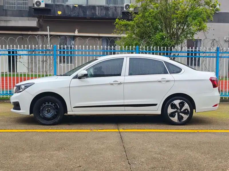Dongfeng Fengshen E70 2022 500 Super Enjoy Edition 110kW — миниатюра 4