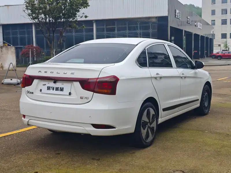 Dongfeng Fengshen E70 2022 500 Super Enjoy Edition 110kW — миниатюра 7